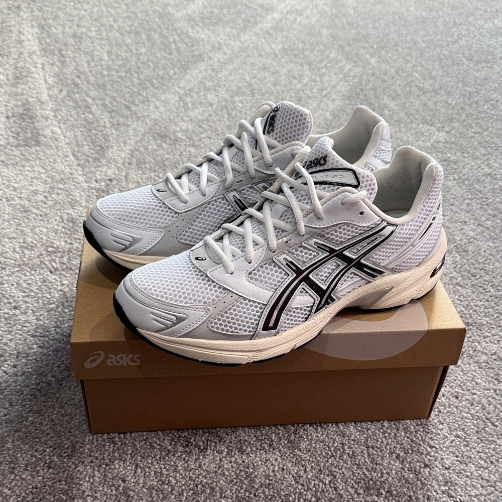 ASICS Men's Gel 1130 White and Black Athletic Shoes